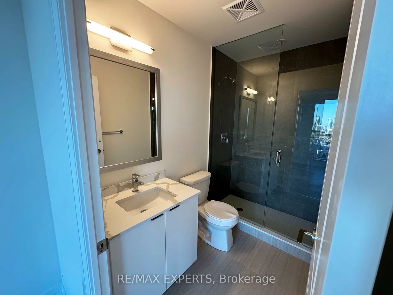 15, Watergarden, Hurontario, Mississauga