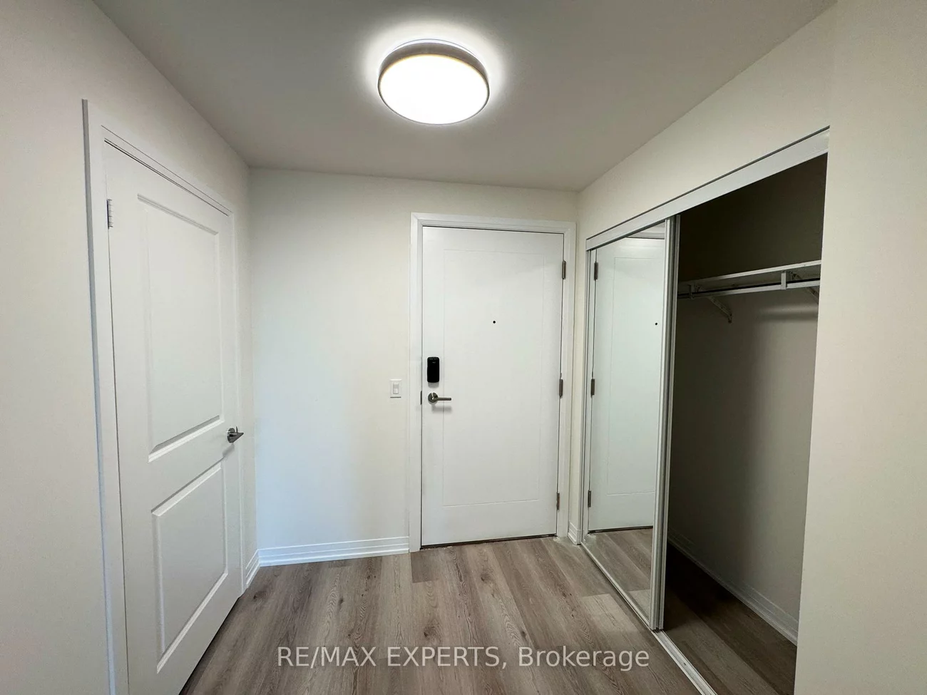 15, Watergarden, Hurontario, Mississauga