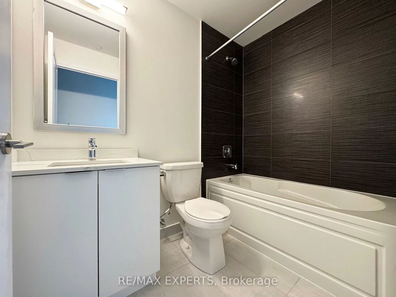 15, Watergarden, Hurontario, Mississauga