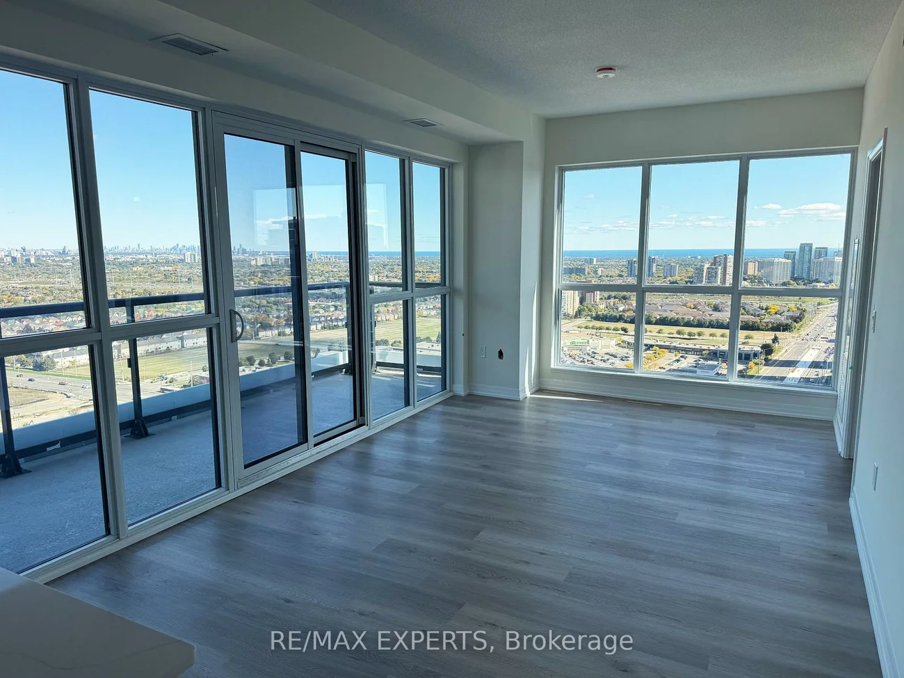 15, Watergarden, Hurontario, Mississauga