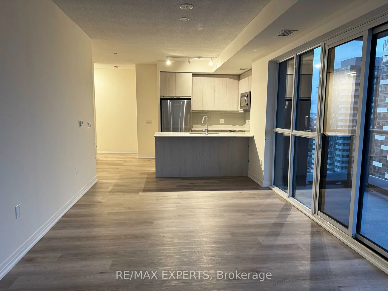 15, Watergarden, Hurontario, Mississauga