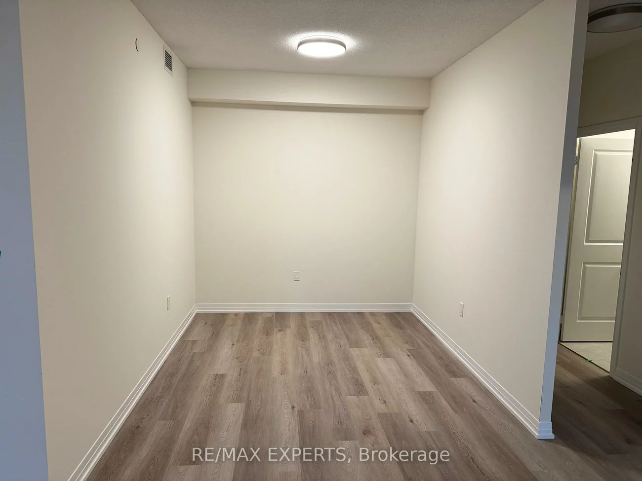 15, Watergarden, Hurontario, Mississauga