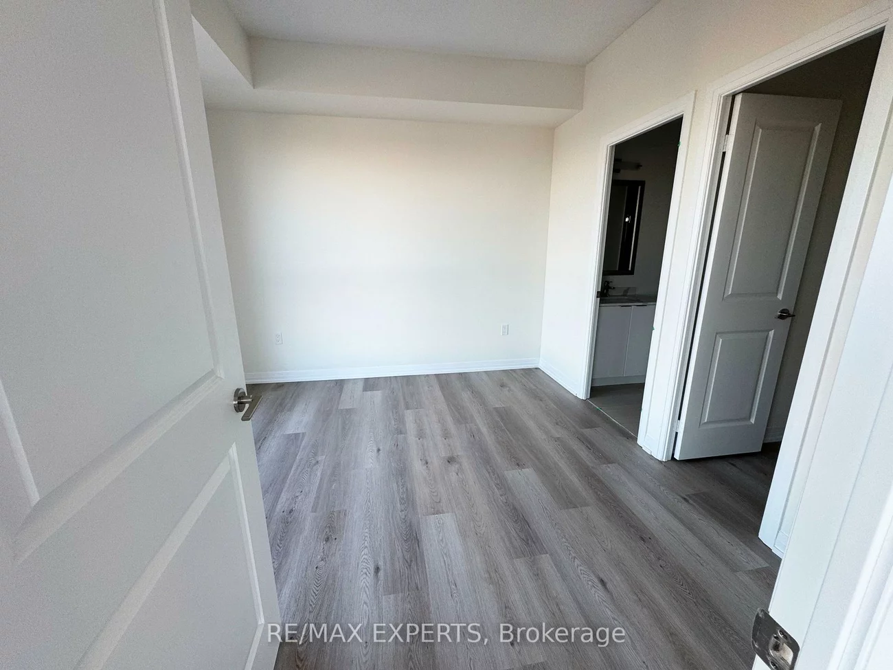 15, Watergarden, Hurontario, Mississauga