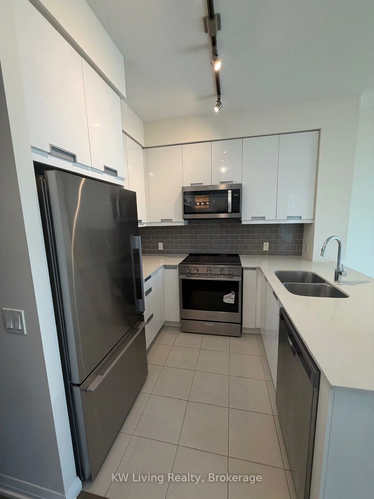 35, Watergarden, Hurontario, Mississauga