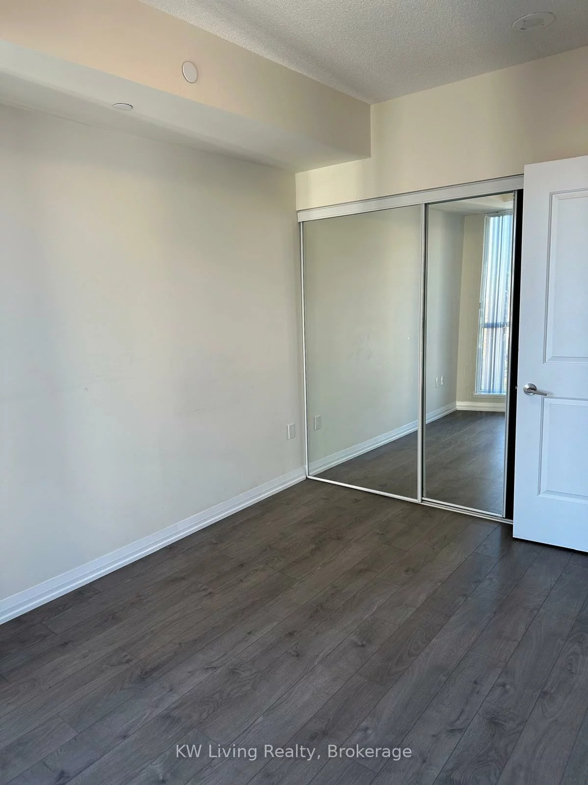 35, Watergarden, Hurontario, Mississauga