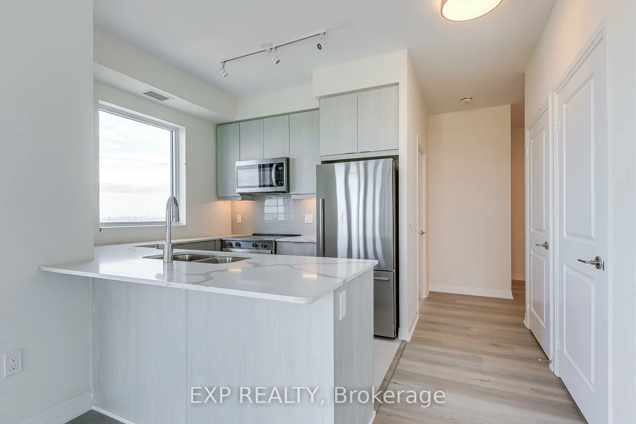 15, Watergarden, Hurontario, Mississauga