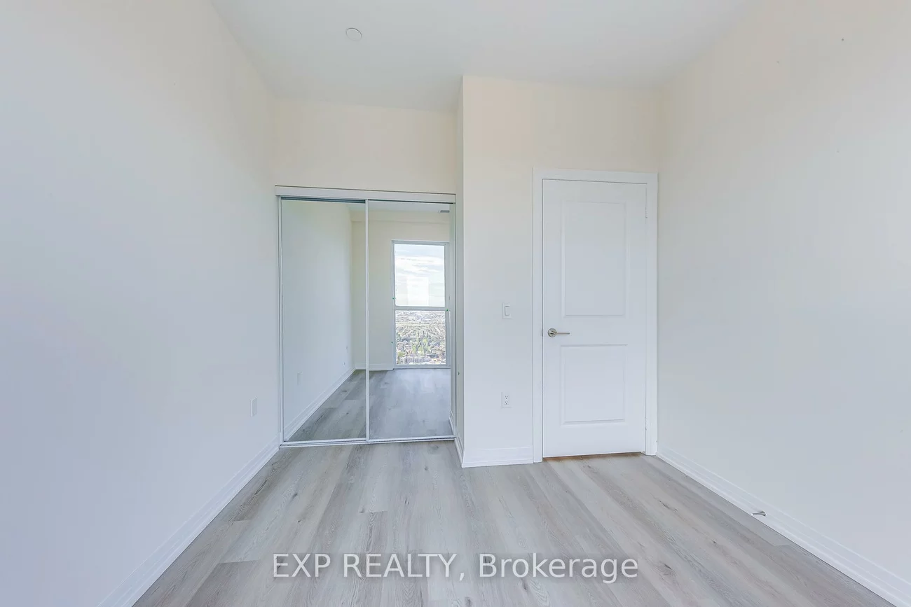 15, Watergarden, Hurontario, Mississauga