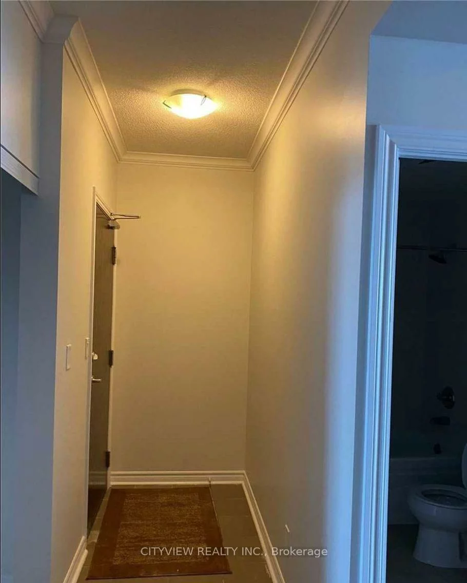 3504, Hurontario, Fairview, Mississauga