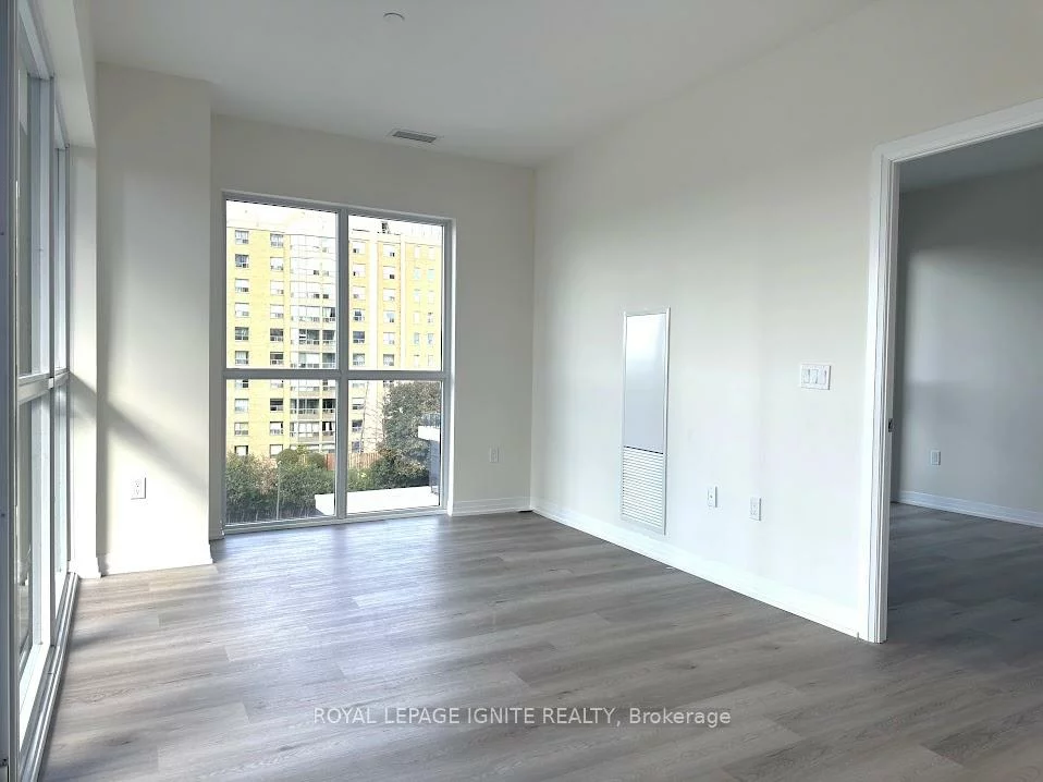 15, Watergarden, Hurontario, Mississauga