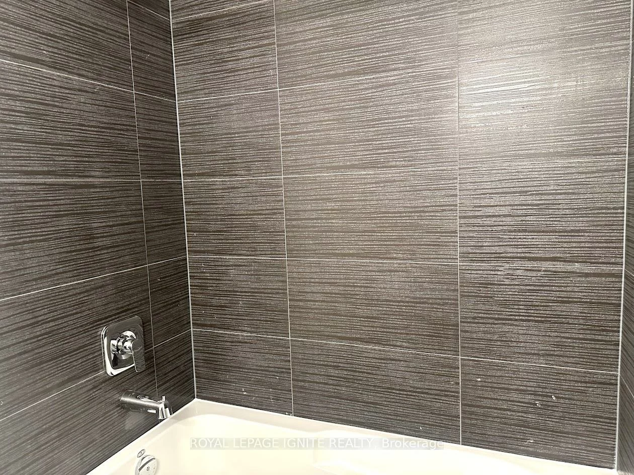 15, Watergarden, Hurontario, Mississauga