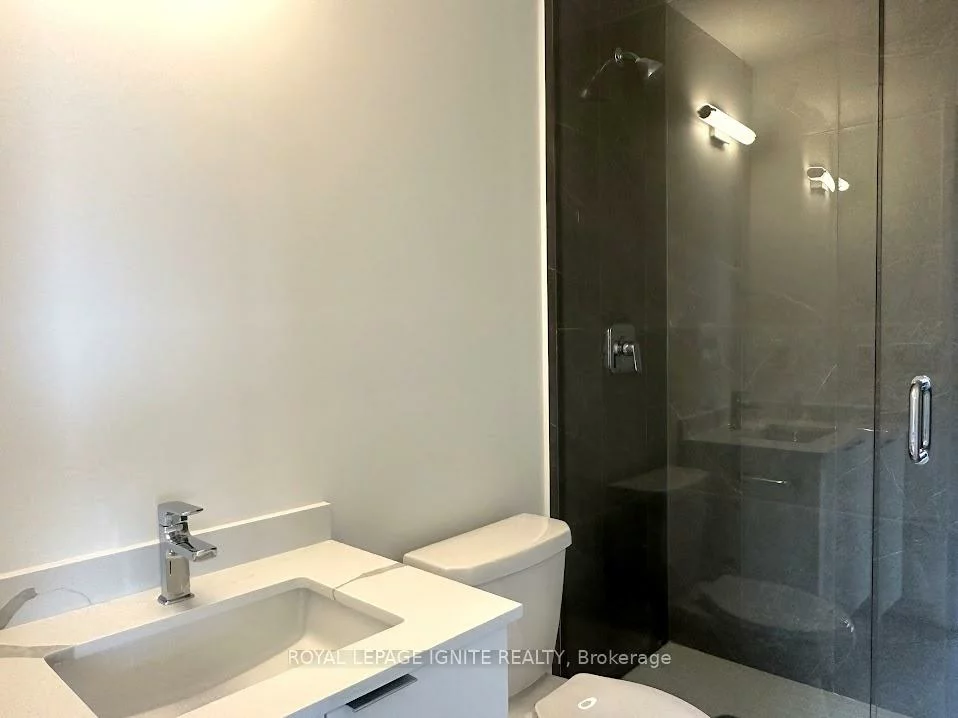 15, Watergarden, Hurontario, Mississauga