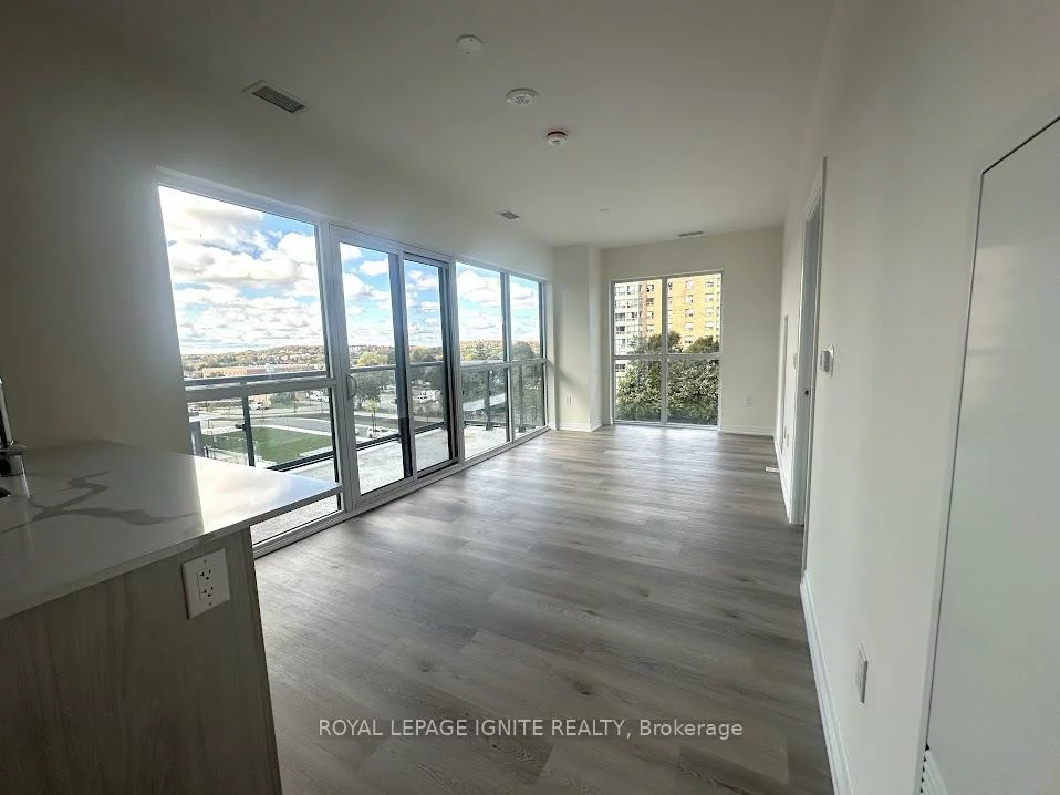 15, Watergarden, Hurontario, Mississauga