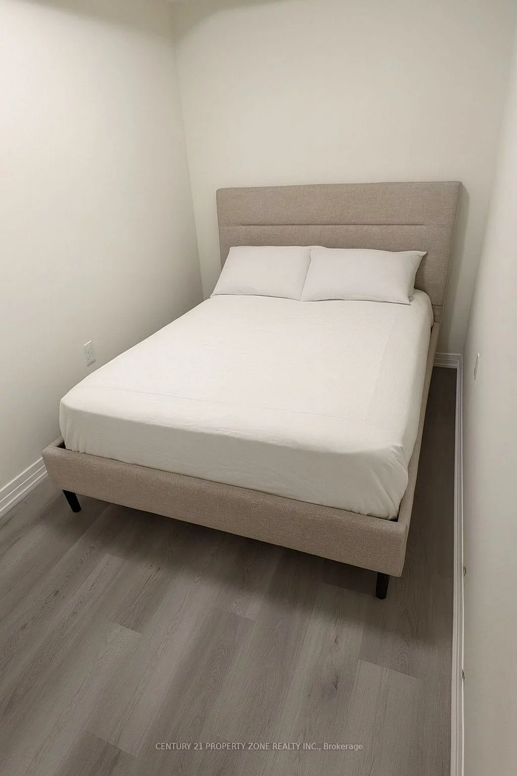 15, Watergarden, Hurontario, Mississauga