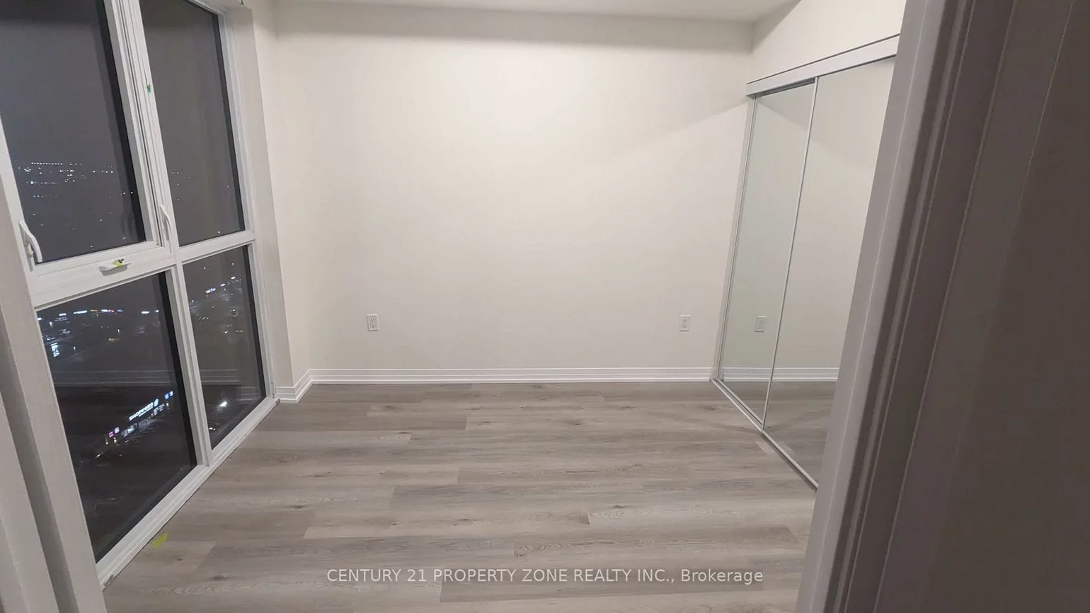 15, Watergarden, Hurontario, Mississauga