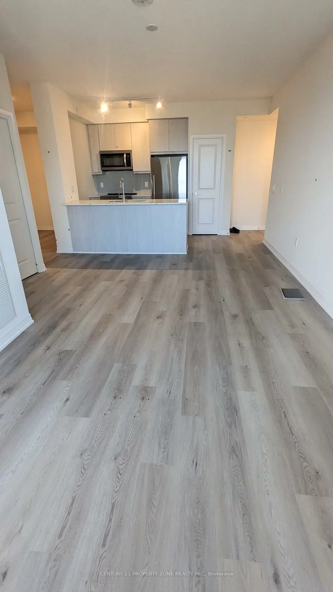 15, Watergarden, Hurontario, Mississauga