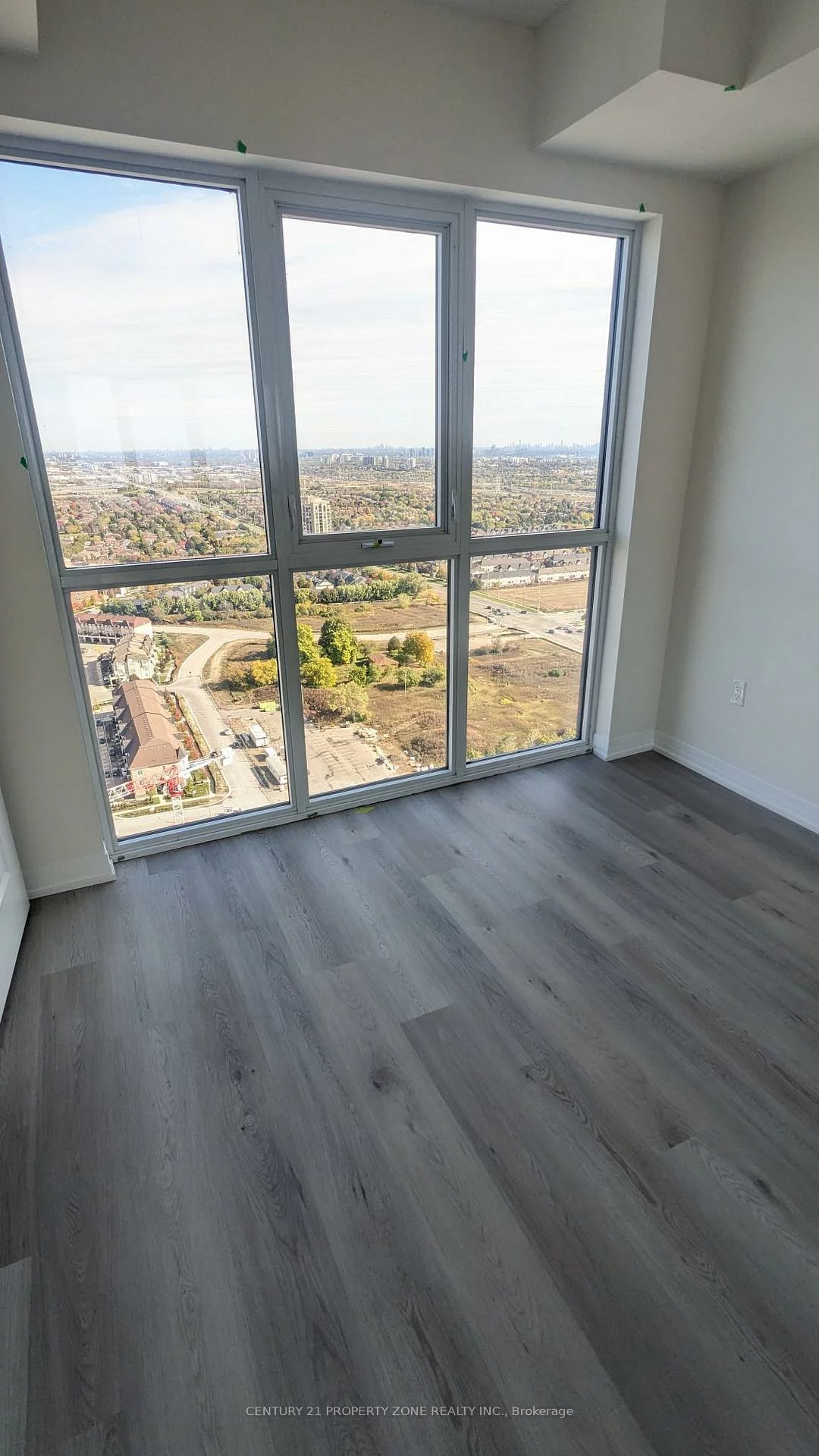 15, Watergarden, Hurontario, Mississauga