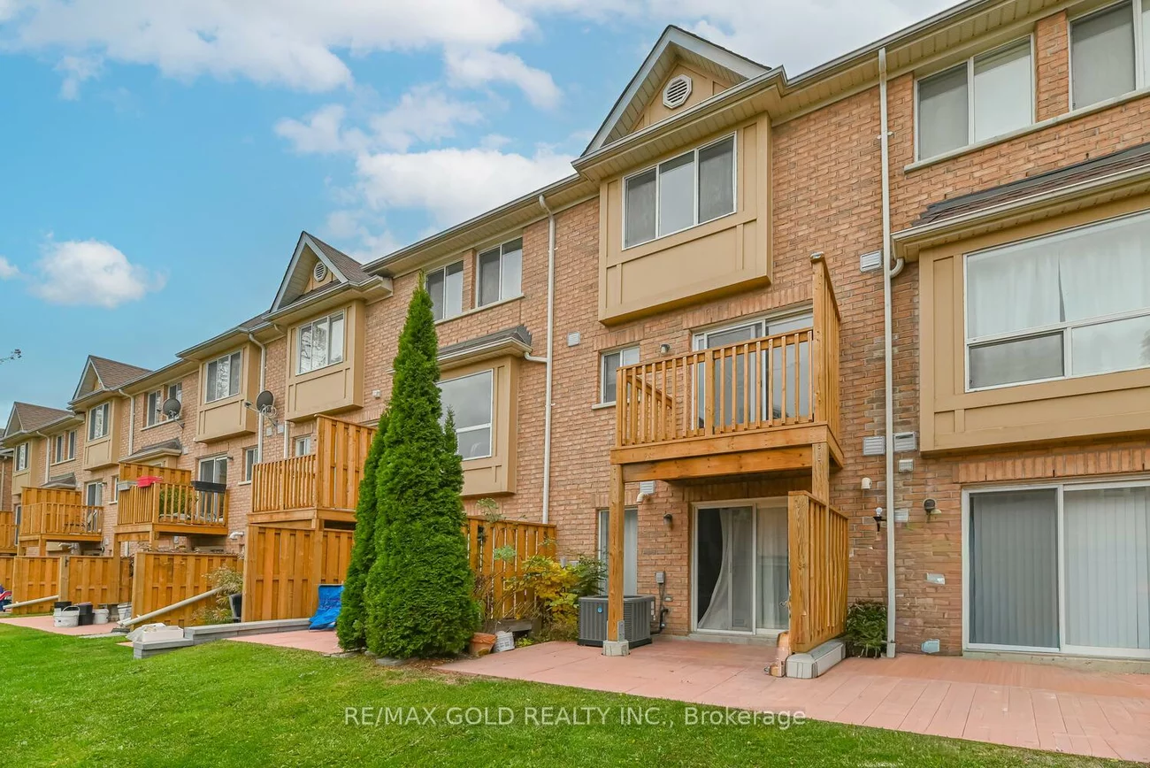 50, Strathaven, Hurontario, Mississauga