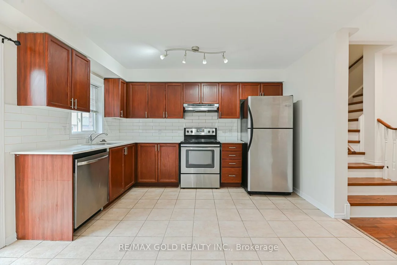 50, Strathaven, Hurontario, Mississauga