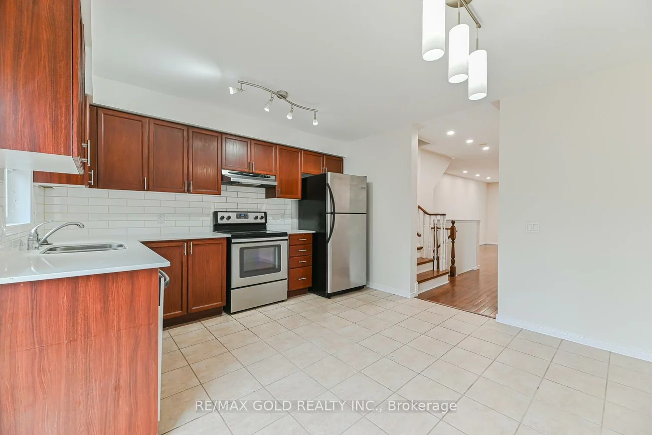 50, Strathaven, Hurontario, Mississauga