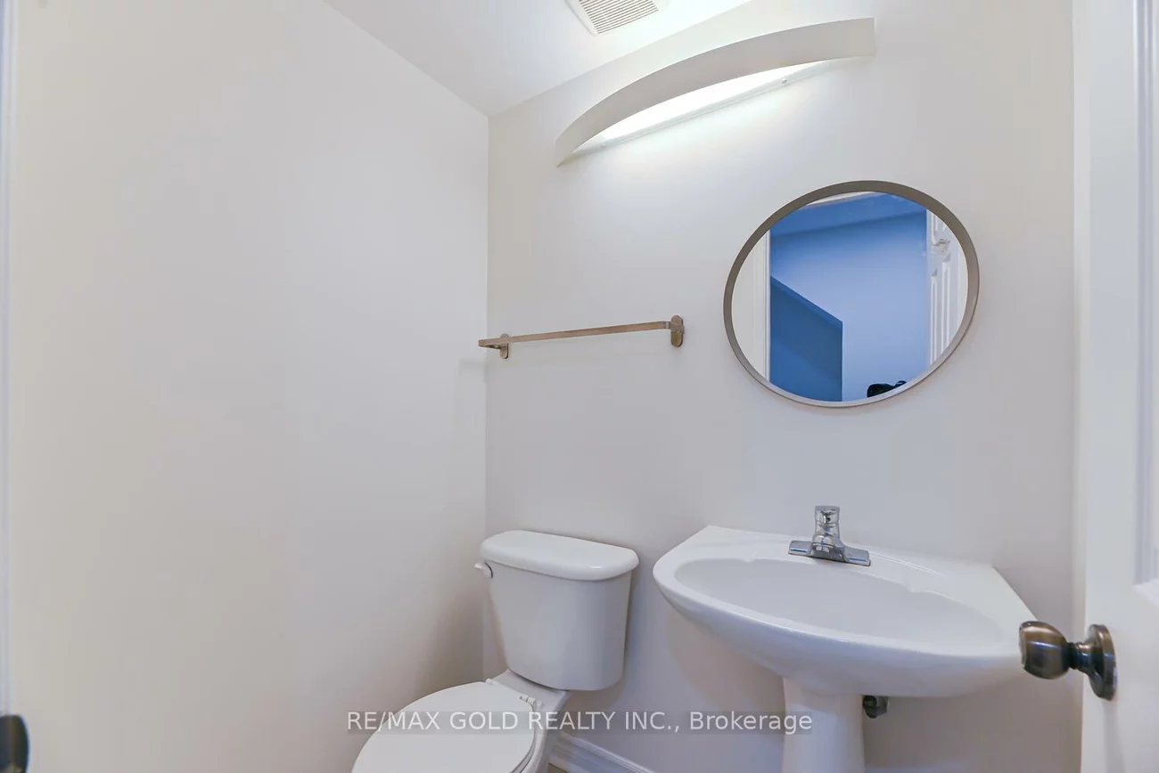 50, Strathaven, Hurontario, Mississauga