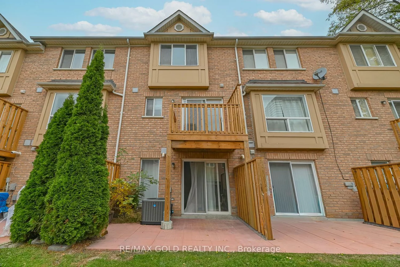 50, Strathaven, Hurontario, Mississauga