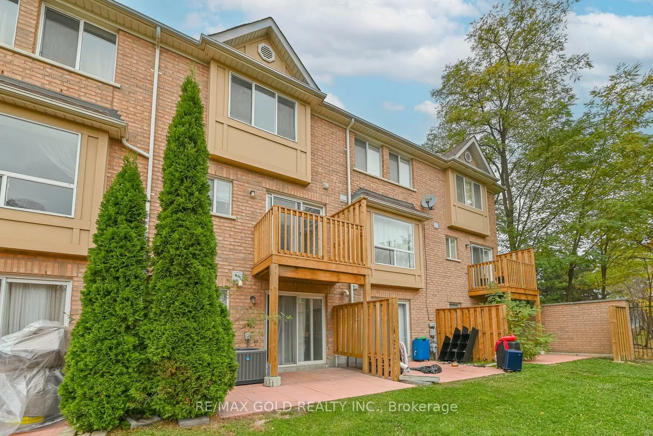 50, Strathaven, Hurontario, Mississauga