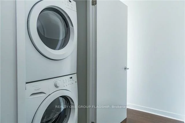 360, Square One, City Centre, Mississauga