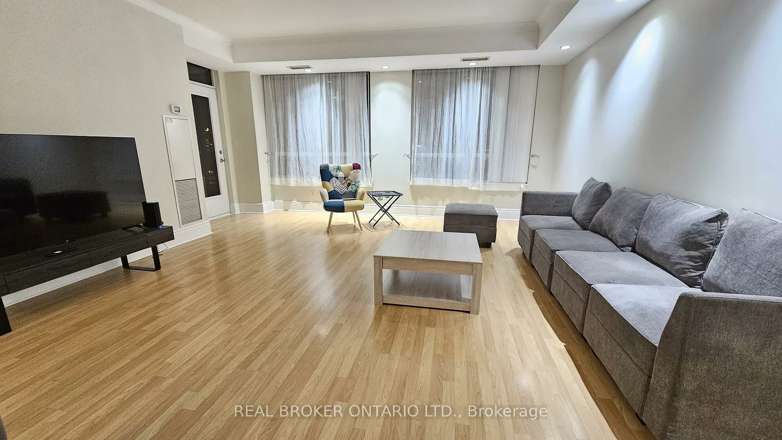 3880, Duke Of York, City Centre, Mississauga