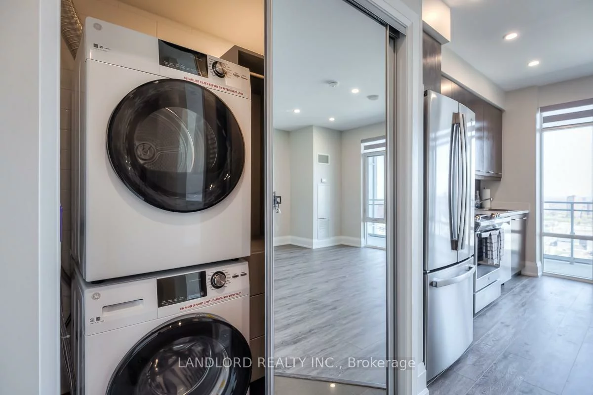 360, Square One, City Centre, Mississauga