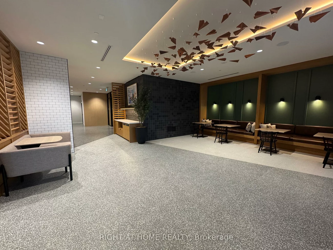 2495, Eglinton, Central Erin Mills, Mississauga