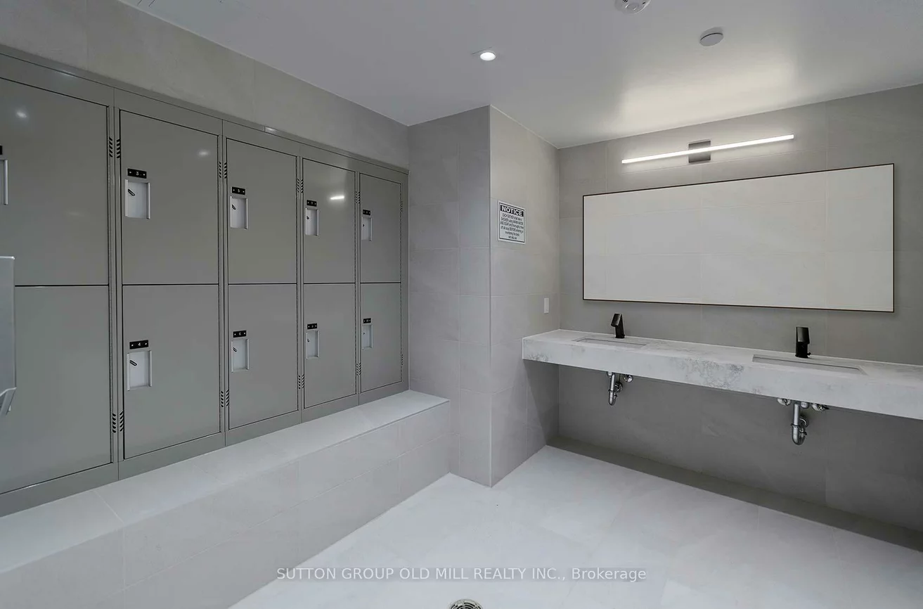 1035, Southdown, Clarkson, Mississauga