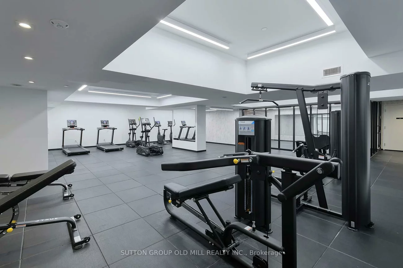 1035, Southdown, Clarkson, Mississauga