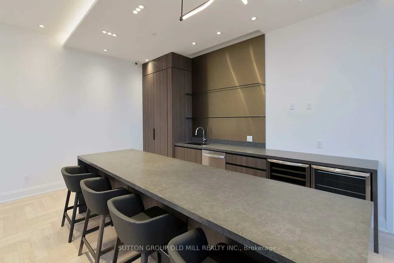 1035, Southdown, Clarkson, Mississauga