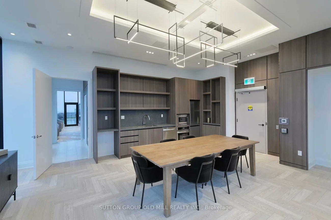 1035, Southdown, Clarkson, Mississauga