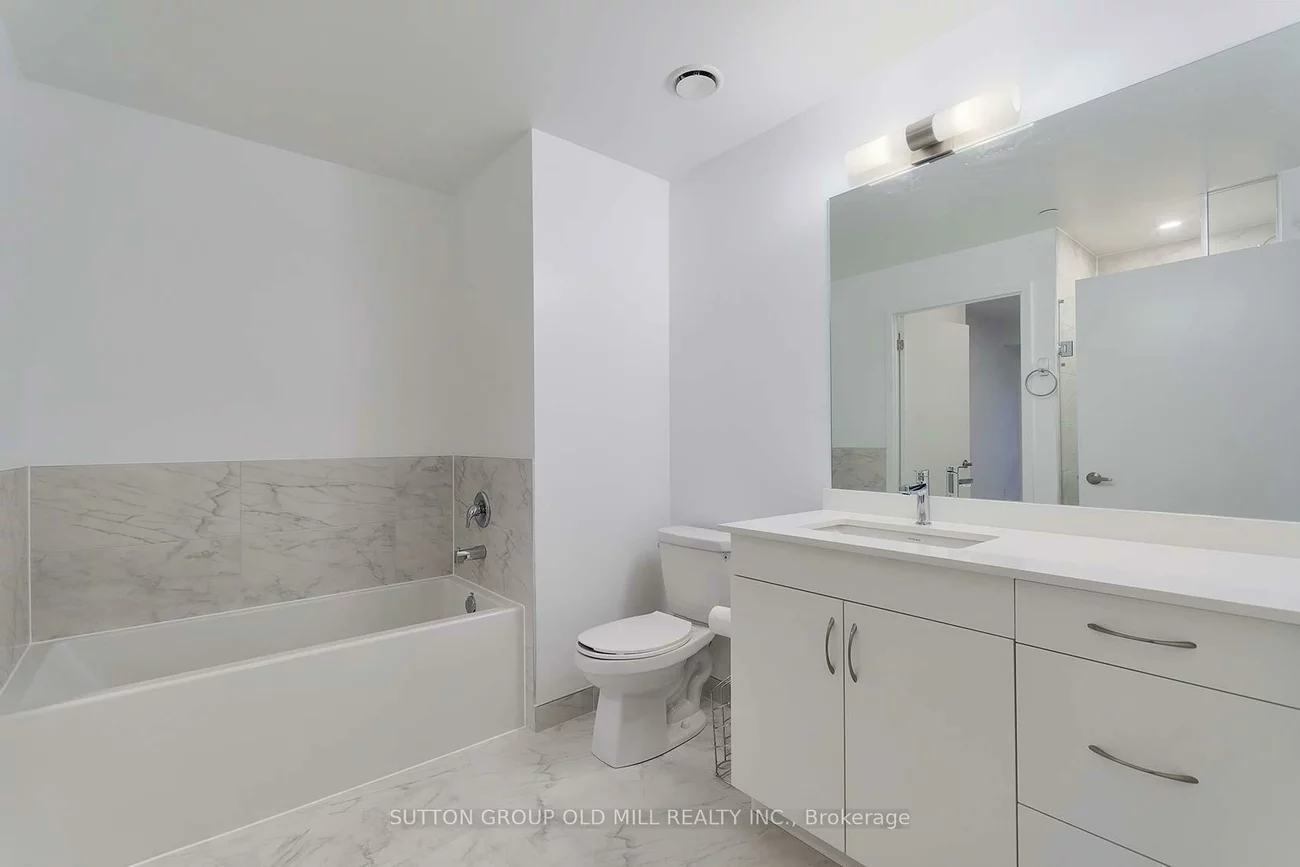 1035, Southdown, Clarkson, Mississauga