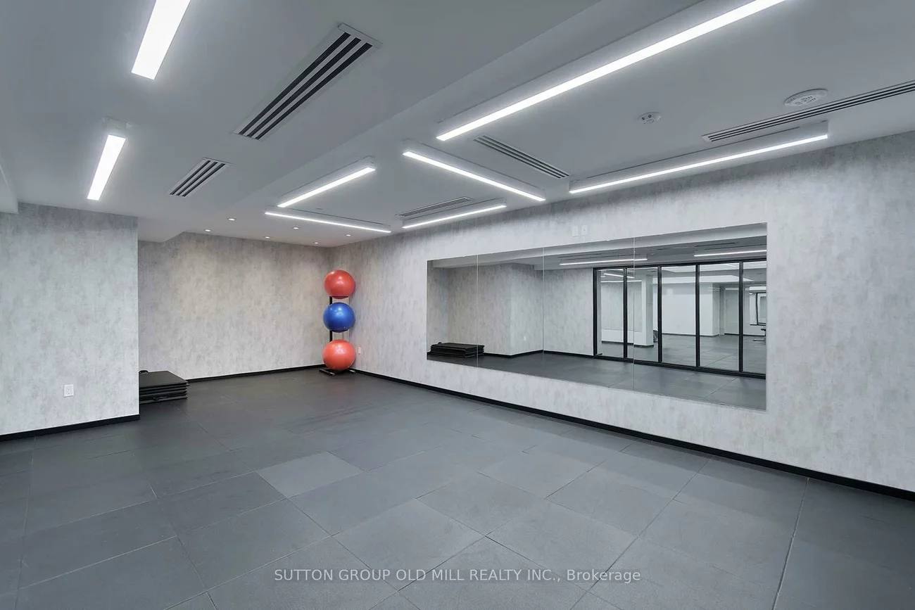 1035, Southdown, Clarkson, Mississauga