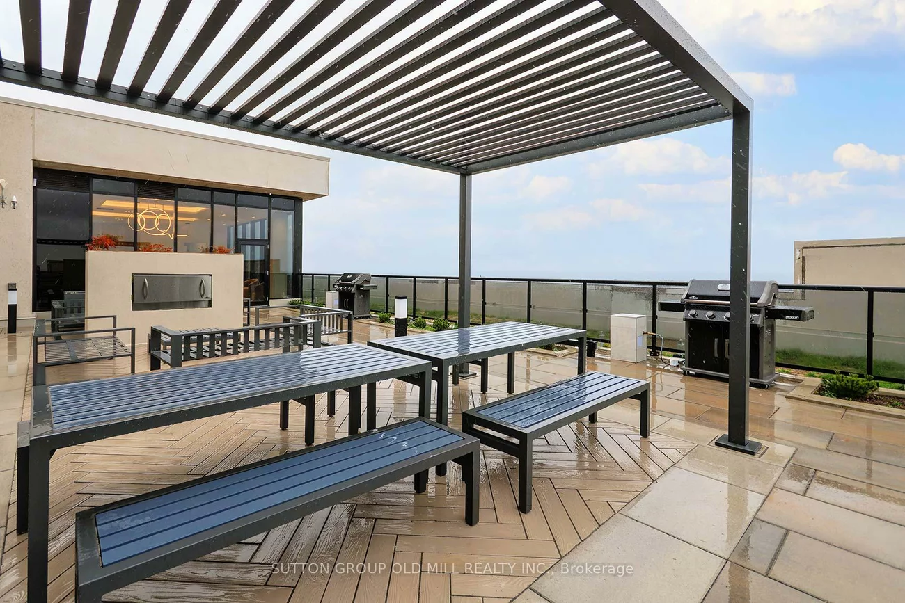 1035, Southdown, Clarkson, Mississauga