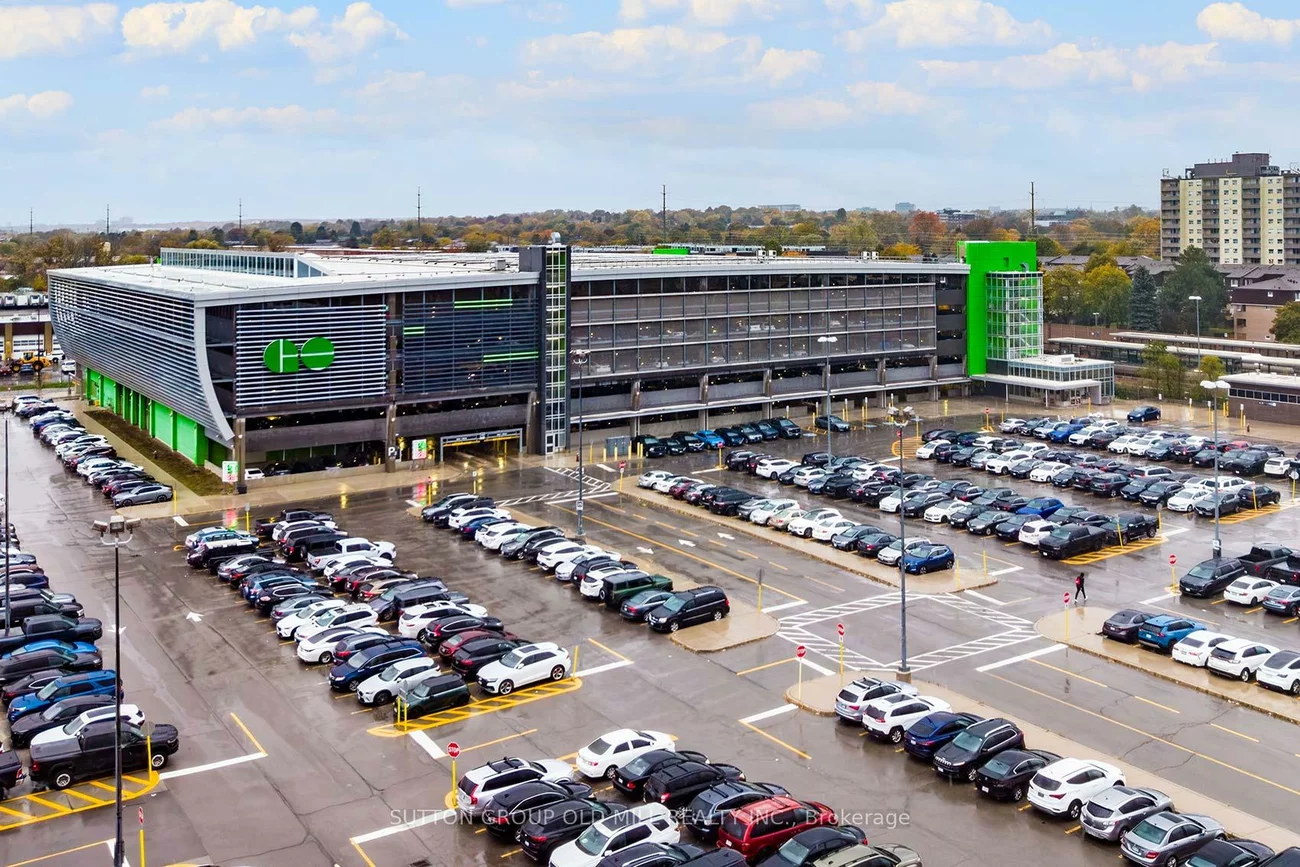 1035, Southdown, Clarkson, Mississauga