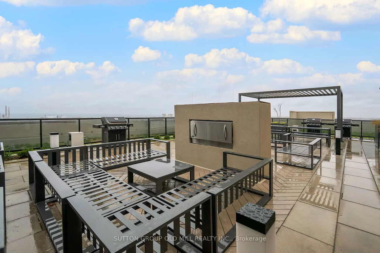 1035, Southdown, Clarkson, Mississauga