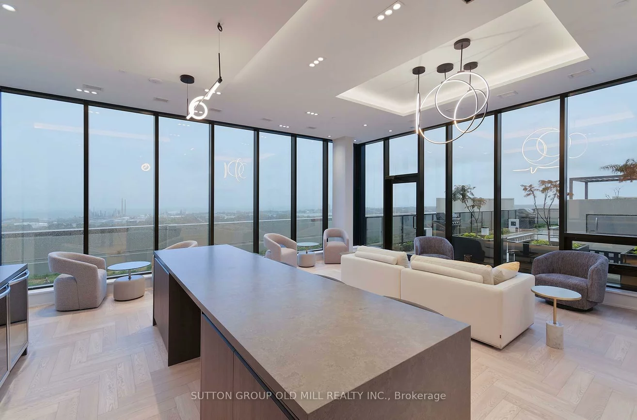 1035, Southdown, Clarkson, Mississauga