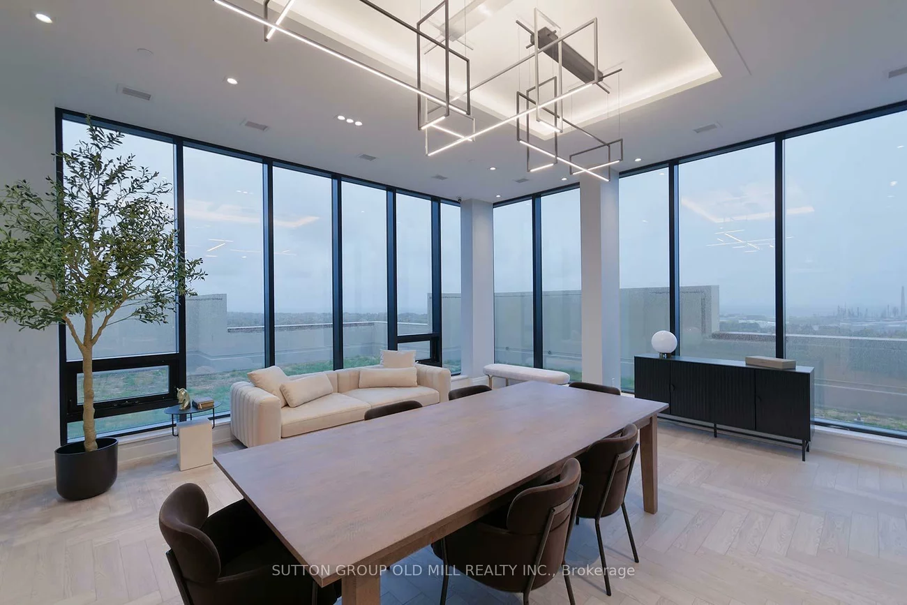 1035, Southdown, Clarkson, Mississauga