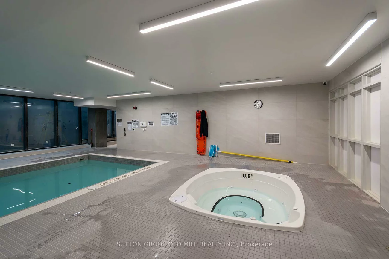 1035, Southdown, Clarkson, Mississauga