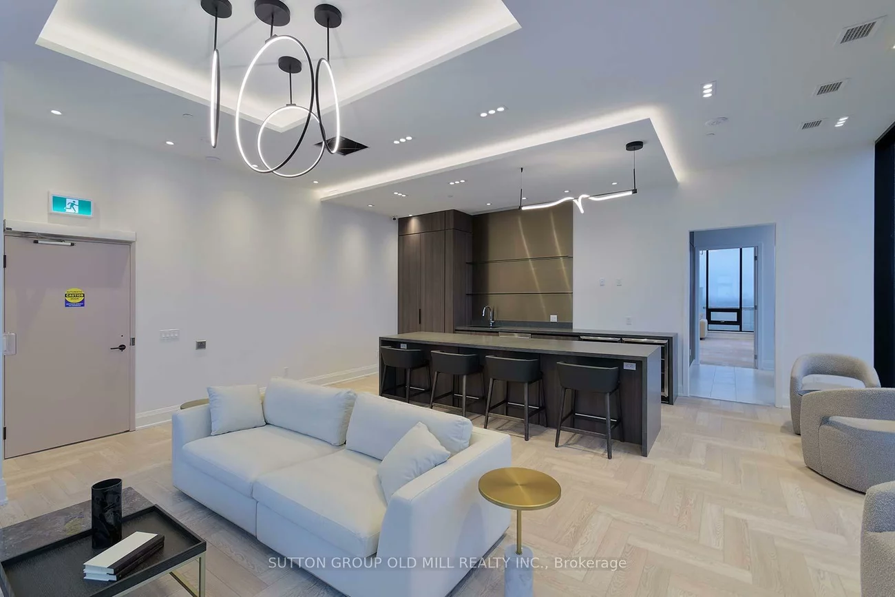 1035, Southdown, Clarkson, Mississauga