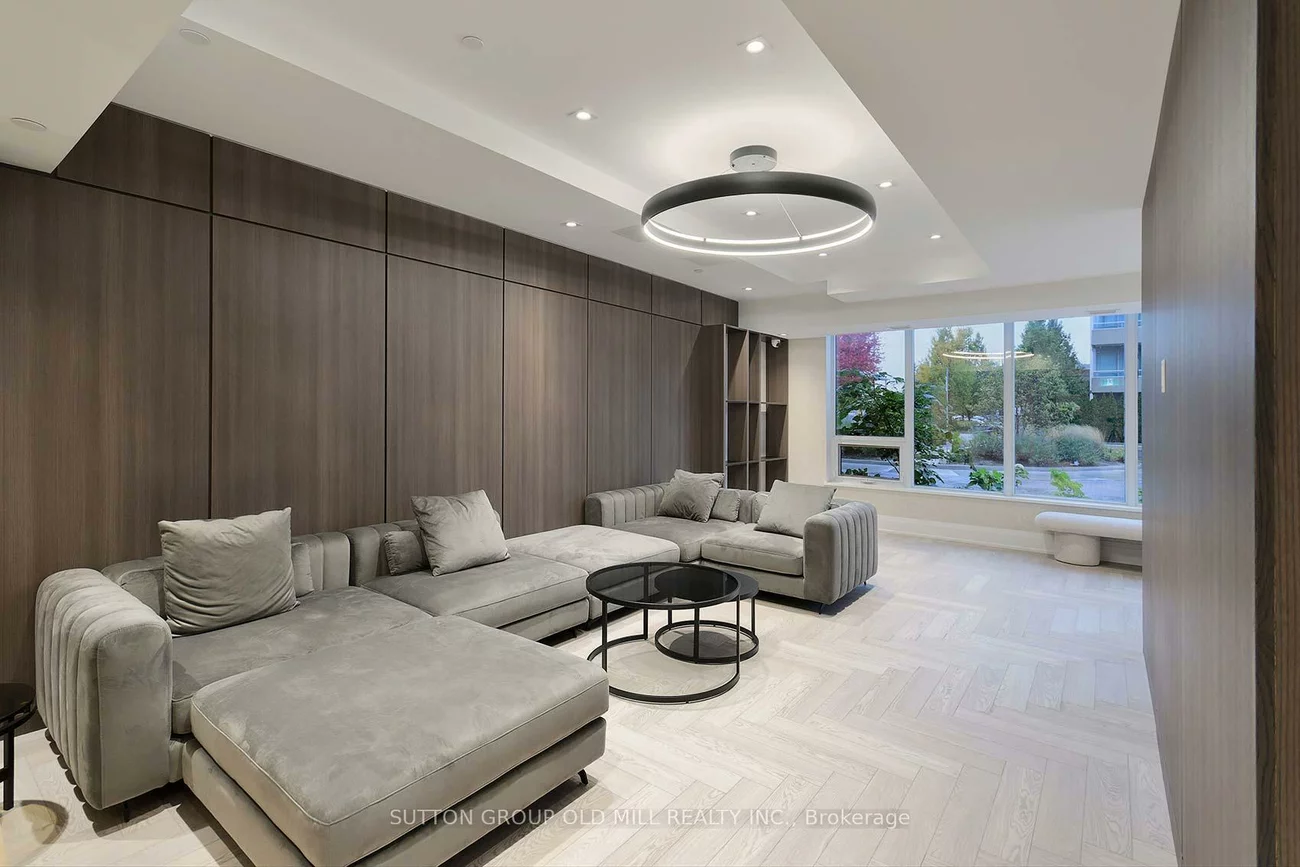 1035, Southdown, Clarkson, Mississauga