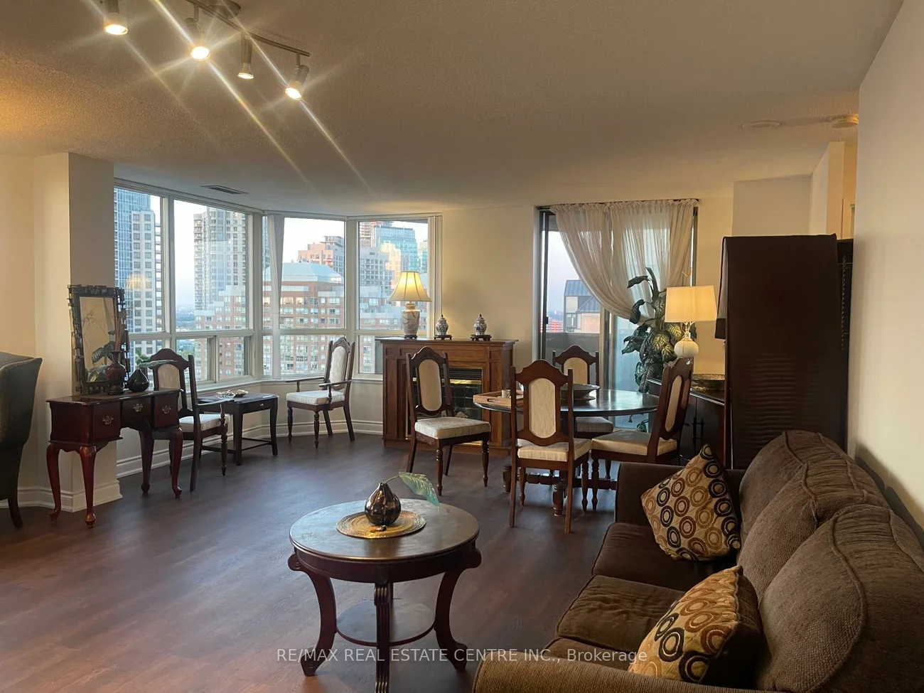 400, Webb, City Centre, Mississauga