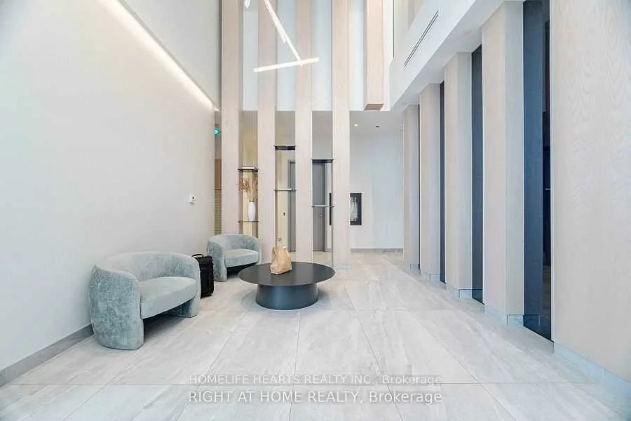 86, Dundas, Cooksville, Mississauga