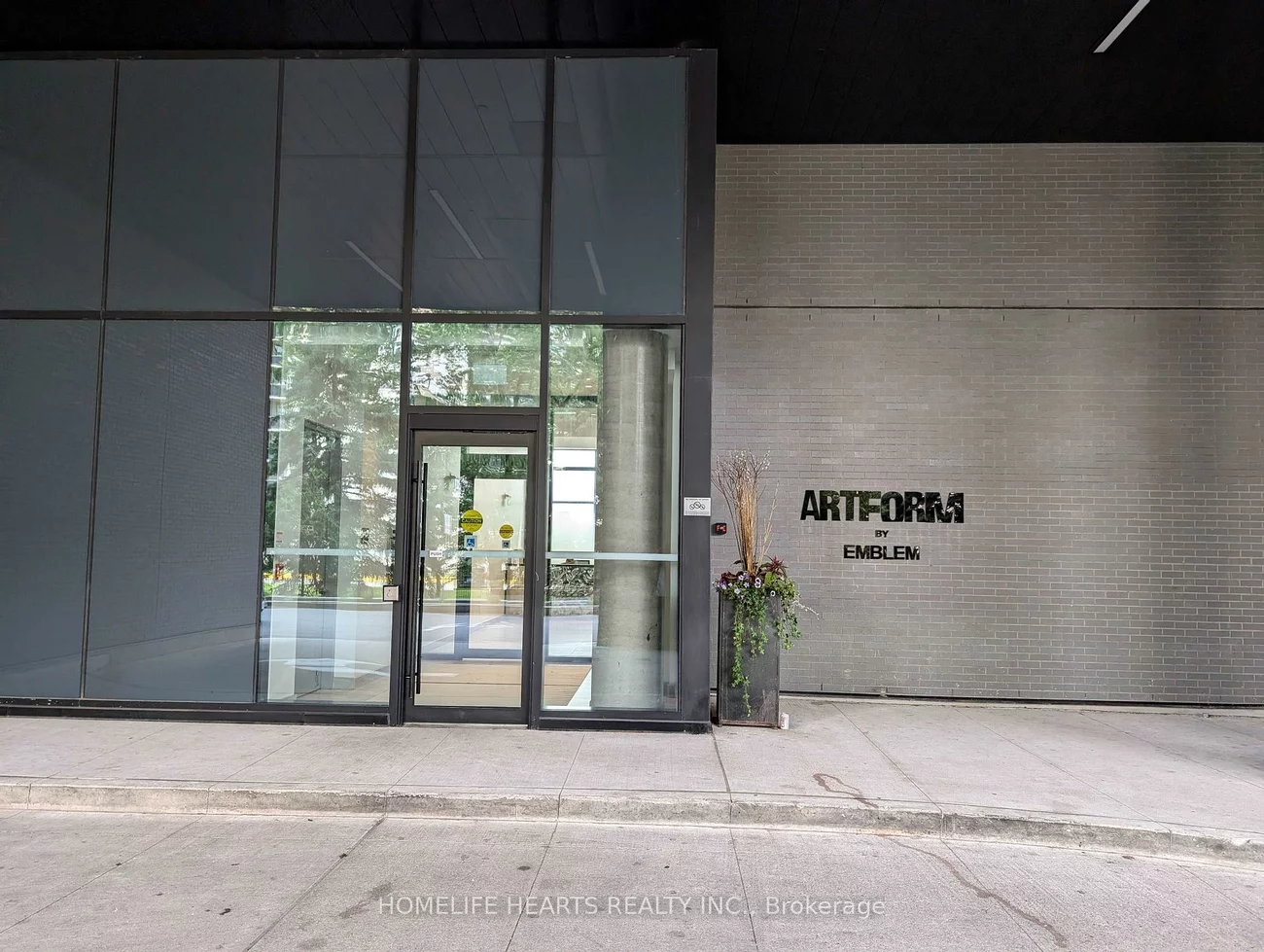 86, Dundas, Cooksville, Mississauga