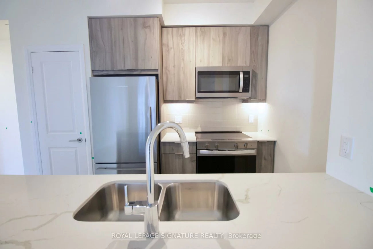 15, Watergarden, Hurontario, Mississauga