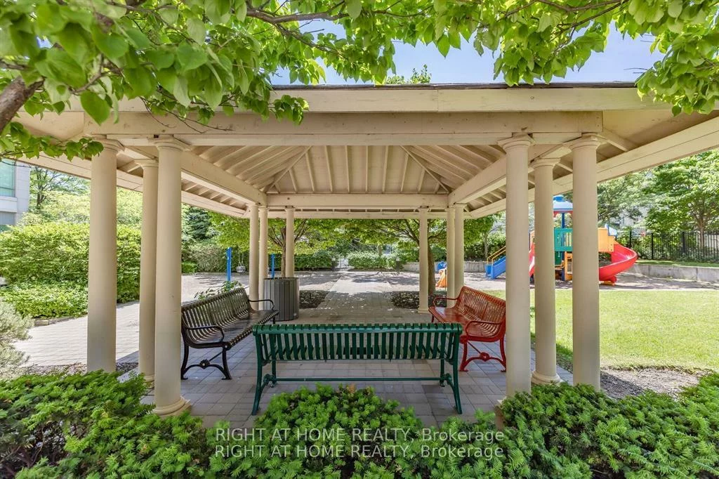 3504, Hurontario, Fairview, Mississauga