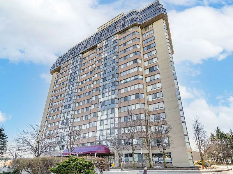880, Dundas, Erindale, Mississauga